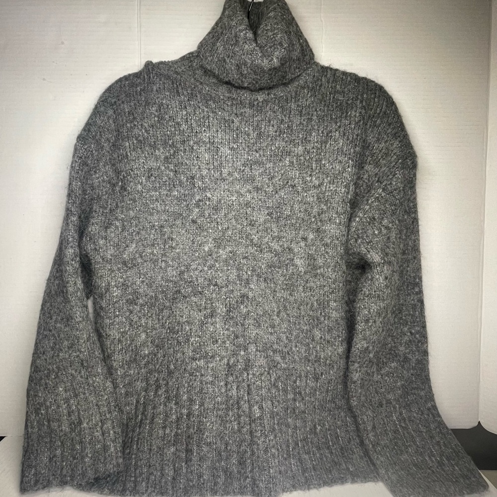 H&M women’s XS Cozy Heather Gray Turtleneck Sweater